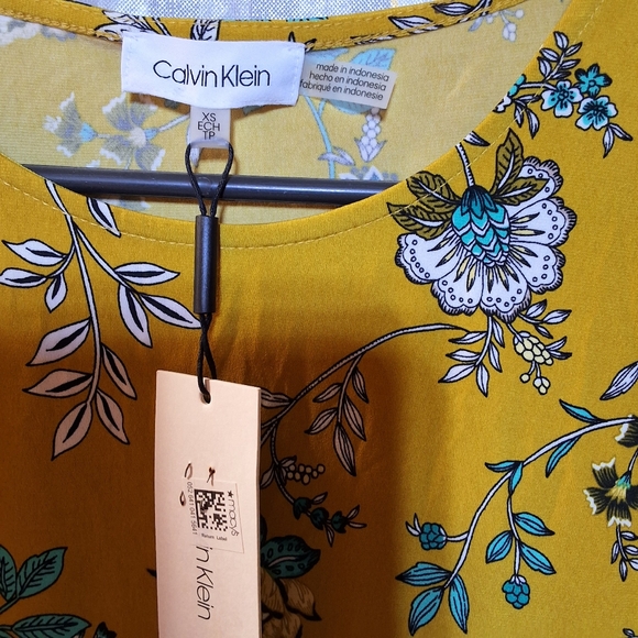 NWT CALVIN KLEIN CASUAL TOP - Picture 3 of 9